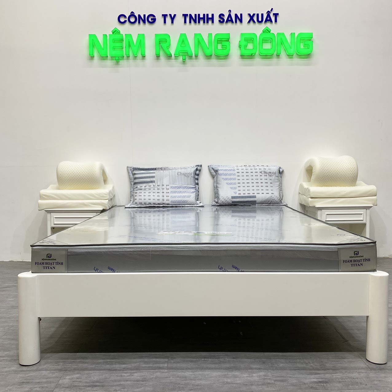 Nệm cao su Hoạt Tính Rạng Đông Titan Grey